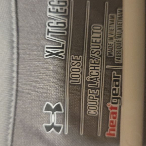 Under Armour Top Size XL - Picture 3 of 6